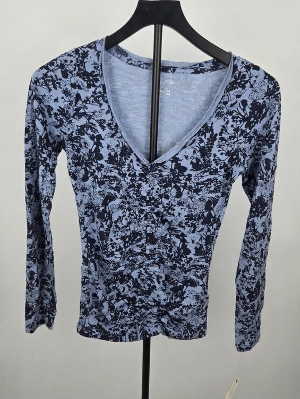 NWT Pilcro Anthropologie Blue Flora Long Sleeve V-Neck Top XS